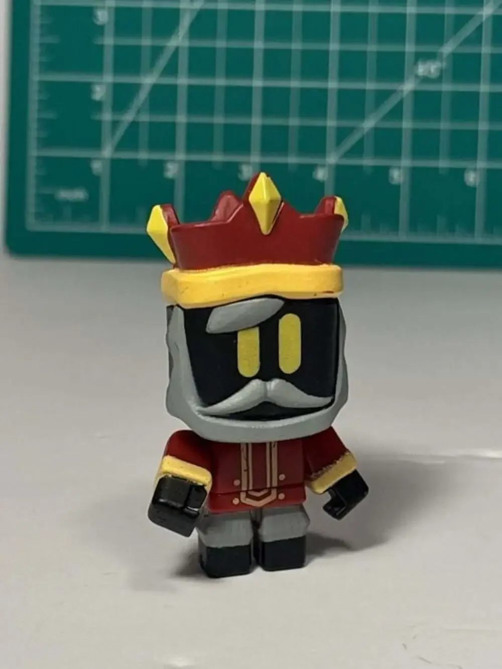 Roblox Series 10 Sharkbyte Studios Minion King Mystery Figure
